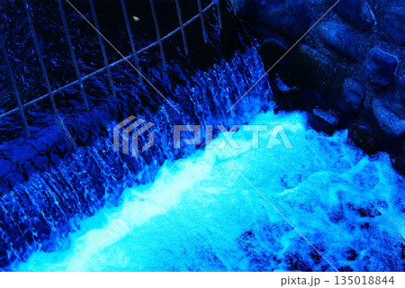 カラー　川　水　石　岩（2026年1月登録） 135018844