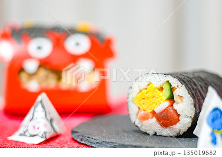 恵方巻とかわいい鬼面 135019682