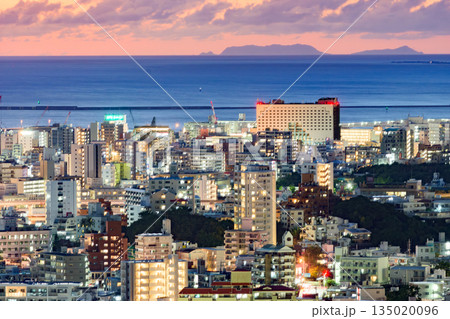 那覇市首里から見た夕景 那覇市首里から見た夕景 135020096