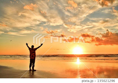 Foxton Beach New Zealand Sunset High Tide Man Praising God Foxton Beach New Zealand Sunset High Tide Man Praising God 135021296