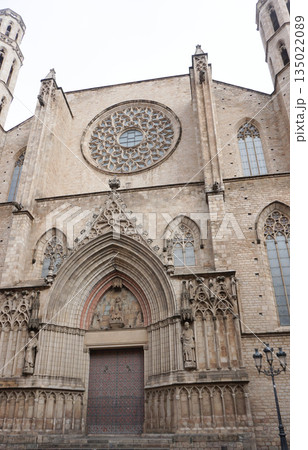 Detailed facade of the barcelona cathedral, made on stone in gothic architectural style Detailed facade of the barcelona cathedral, made on stone in gothic architectural style 135022089