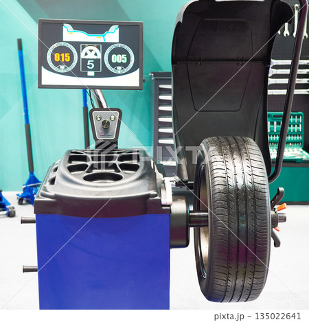 Stand for balancing wheels of car 135022641