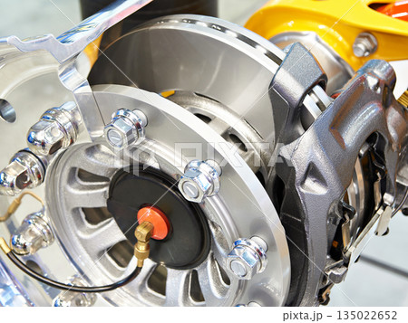 Wheel hub with disc brakes 135022652