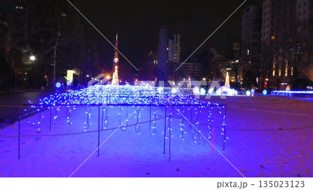 癒される青いイルミネーション 135023123