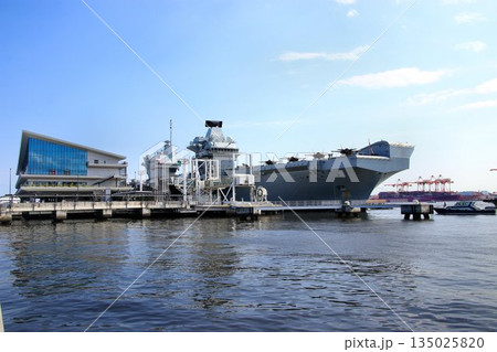 インド太平洋地域の平和維持へ… 東京港に停泊する英国海軍・空母『プリンス・オブ・ウェールズ』 インド太平洋地域の平和維持へ… 東京港に停泊する英国海軍・空母『プリンス・オブ・ウェールズ』 135025820