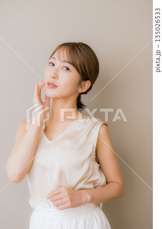 肌の綺麗な女性 135026533