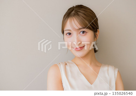 肌の綺麗な女性 肌の綺麗な女性 135026540