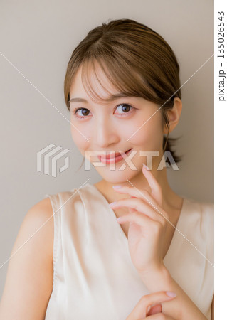 肌の綺麗な女性 肌の綺麗な女性 135026543