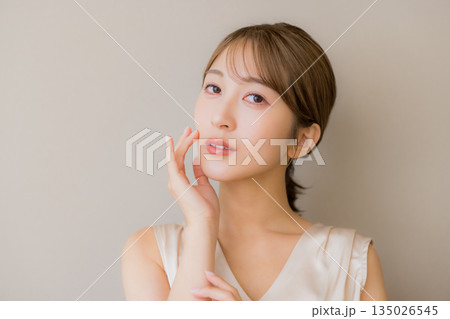肌の綺麗な女性 肌の綺麗な女性 135026545