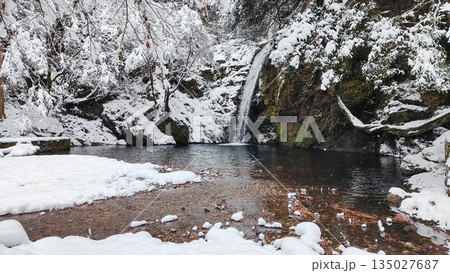 横谷峡（冬）：白滝 135027687