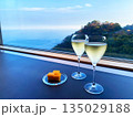大人の旅にふさわしい上質な食事風景 135029188