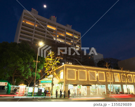大晦日の広尾(外苑西通り:広尾橋交差点付近)の夕景 都市景観(2025年12月) 大晦日の広尾(外苑西通り:広尾橋交差点付近)の夕景 都市景観(2025年12月) 135029889