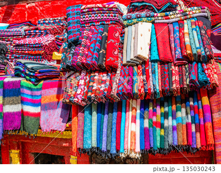 Kashmir scarfs 135030243