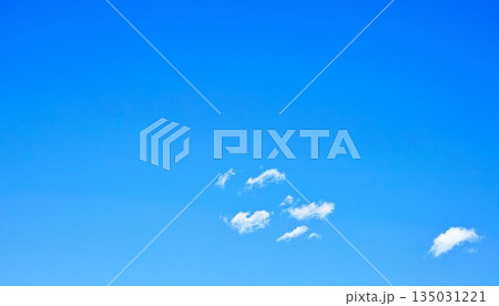 青空と雲イメージ 青空と雲イメージ 135031221