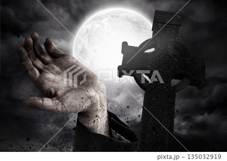 Graphic image of celtic cross by cropped hand Graphic image of celtic cross by cropped hand 135032919