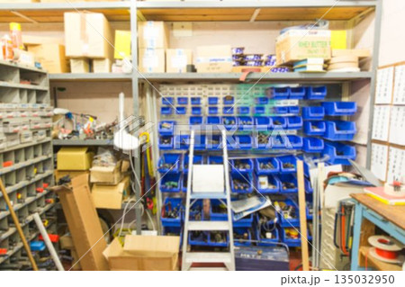 Reserve room in a workshop Reserve room in a workshop 135032950