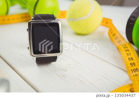 Smart watch and tape measure with ball 135034437