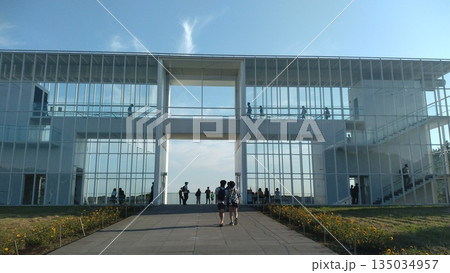 葛西臨海公園の展望レストハウス「クリスタルビュー」 葛西臨海公園の展望レストハウス「クリスタルビュー」 135034957