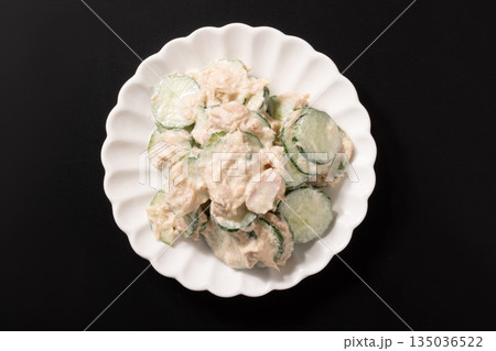 ツナときゅうりのマヨネーズ和え 135036522