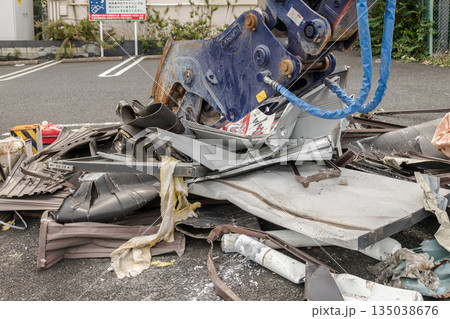 【店舗の解体と重機】 【店舗の解体と重機】 135038676