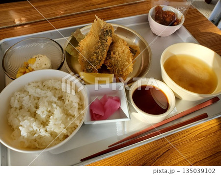 給食風アジフライ定食-斜め 135039102