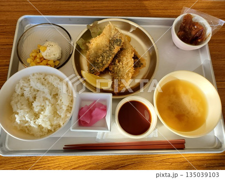給食風アジフライ定食 135039103