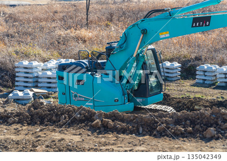 住宅街隣接の護岸工事 住宅街隣接の護岸工事 135042349