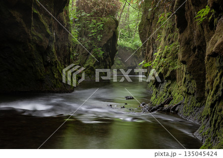 神秘の渓谷樽前ガロー 135045424