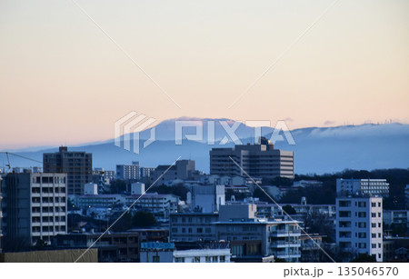 名古屋市から望む早朝の恵那山 名古屋市から望む早朝の恵那山 135046570