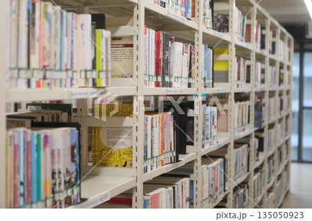 公共図書館 公共図書館 135050923