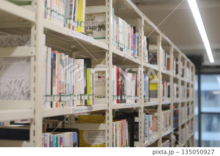 公共図書館 公共図書館 135050927