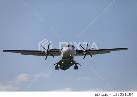 飛行機 飛行機 135051194
