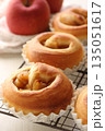 りんごのロールパン 135051617