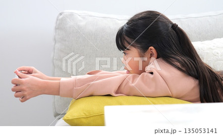 スマホ 小学生 ゲーム 勉強 イメージ 135053141