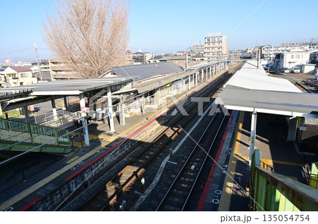 新田駅（しんでんえき）奈良線のプラットホーム 135054754