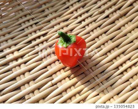 プチパプリカ 収穫 素材/写真 プチパプリカ 収穫 素材/写真 135054823