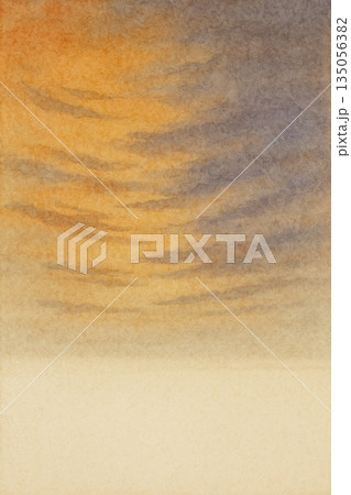 夕焼けシリーズ：上部を夕焼け空で満たした和風ボトム余白背景 135056382