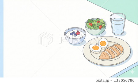 健康的な朝食　高たんぱくメニュー　卵と鶏むね肉　ヨーグルト　余白あり 135056796
