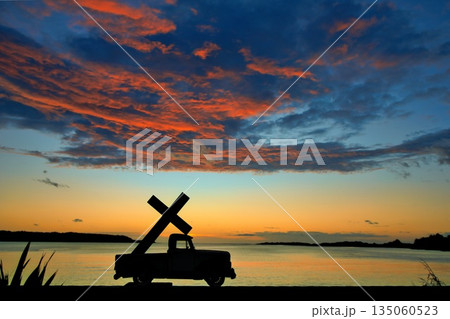 Cross On Pickup Truck At Foxton Beach River Bay 135060523