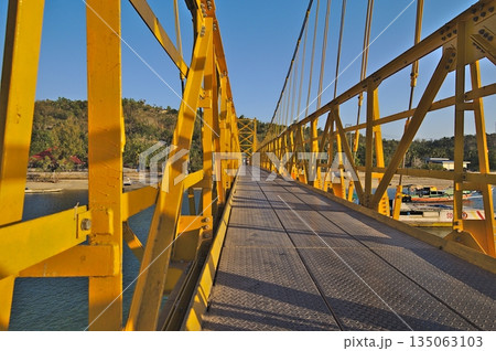 Nusa Lembongan Yellow Bridge traveling to indonesia Nusa Lembongan Yellow Bridge traveling to indonesia 135063103