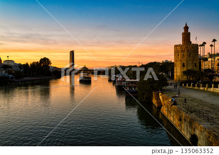 Torre del Oro and the river at sunset Torre del Oro and the river at sunset 135063352