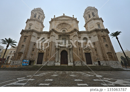 Catedral de Cadiz and main square in October 135063787