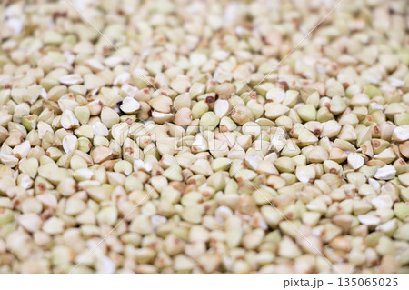 蕎麦の実 135065025
