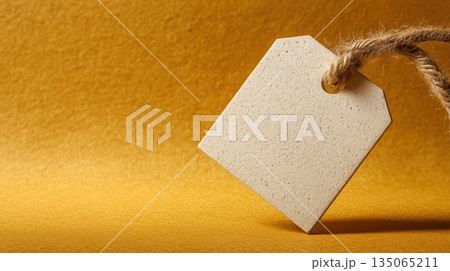 紐付きストーンタグのナチュラル素材 紐付きストーンタグのナチュラル素材 135065211