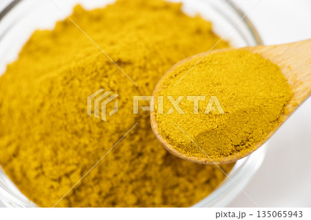 カレー粉 135065943
