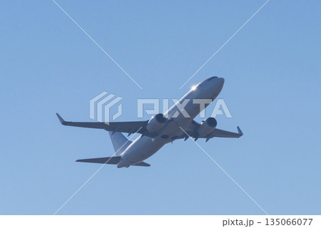 飛行機 飛行機 135066077