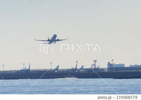 飛行機 135066578