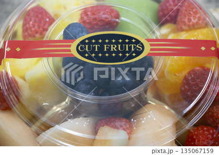 カットフルーツ 135067159