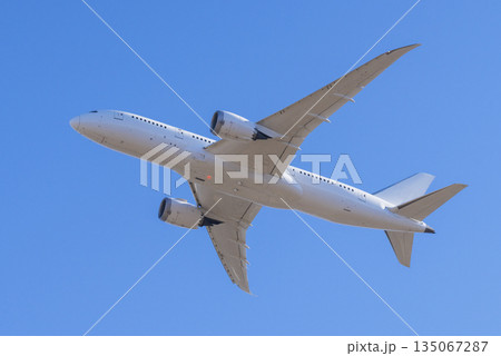 飛行機 飛行機 135067287