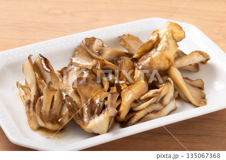 舞茸　バター醤油炒め 135067368